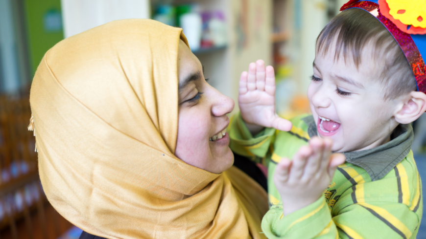 Barn, vars mamma tolkade och satte ord på deras handlingar och känslor, hade lättare för att utveckla empati för andra när de blev äldre. Foto: Shutterstock
